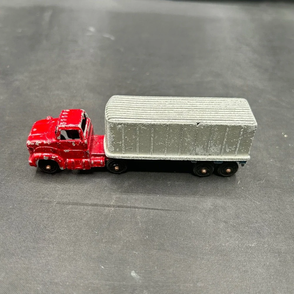 Vintage Tootsietoy Ford Semi Truck Trailer Red Silver Diecast Chicago USA Toy